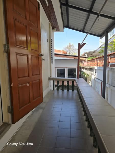 House for rent with common swimming pool in Pridibanomyong, with 4 bedrooms, Bangkok, สุขุมวิท71, Phra Kanong Nua, Watthana, Bangkok, 4 Bedrooms, 265 sqm, Single Detached House For Rent, by ปรีชา จิตต์สมนึก, 11001681 - DDproperty.com
