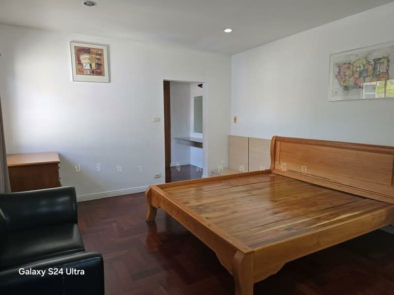 House for rent with common swimming pool in Pridibanomyong, with 4 bedrooms, Bangkok, สุขุมวิท71, Phra Kanong Nua, Watthana, Bangkok, 4 Bedrooms, 265 sqm, Single Detached House For Rent, by ปรีชา จิตต์สมนึก, 11001681 - DDproperty.com