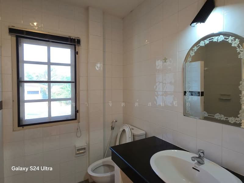 House for rent with common swimming pool in Pridibanomyong, with 4 bedrooms, Bangkok, สุขุมวิท71, Phra Kanong Nua, Watthana, Bangkok, 4 Bedrooms, 265 sqm, Single Detached House For Rent, by ปรีชา จิตต์สมนึก, 11001681 - DDproperty.com