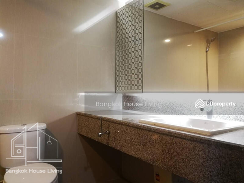 Baan Suanpetch, Bangkok, 18 Soi Sukhumvit 39, Khlong Tan Nua, Watthana, Bangkok, 2 Bedrooms, 135 sqm, Condo For Rent, by Bangkok House Living, 11006276 - DDproperty.com