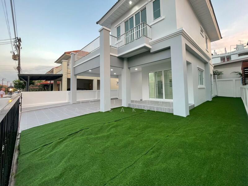 8/52 Bhundhari Village, Khlong Song Subdistrict, Khlong Luang District, Pathum Thani, Pathum Thani, Khlong Song, Khlong Luang, Pathum Thani, 3 Bedrooms, 204 sqm, Single Detached House For Sale, by Pichitchai Kaensaksiri, 11010488 - DDproperty.com