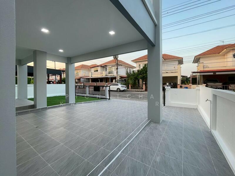 8/52 Bhundhari Village, Khlong Song Subdistrict, Khlong Luang District, Pathum Thani, Pathum Thani, Khlong Song, Khlong Luang, Pathum Thani, 3 Bedrooms, 204 sqm, Single Detached House For Sale, by Pichitchai Kaensaksiri, 11010488 - DDproperty.com