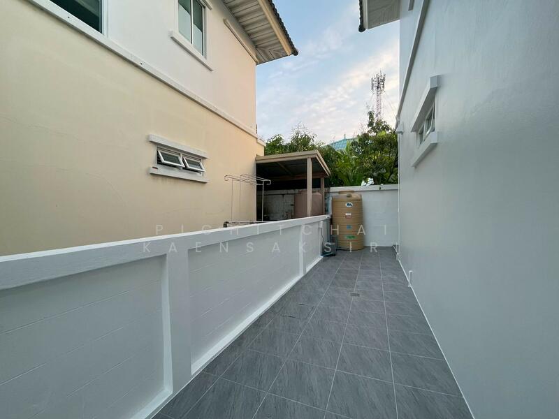 8/52 Bhundhari Village, Khlong Song Subdistrict, Khlong Luang District, Pathum Thani, Pathum Thani, Khlong Song, Khlong Luang, Pathum Thani, 3 Bedrooms, 204 sqm, Single Detached House For Sale, by Pichitchai Kaensaksiri, 11010488 - DDproperty.com