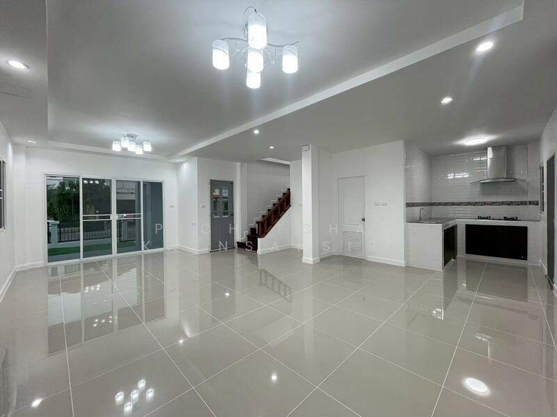 8/52 Bhundhari Village, Khlong Song Subdistrict, Khlong Luang District, Pathum Thani, Pathum Thani, Khlong Song, Khlong Luang, Pathum Thani, 3 Bedrooms, 204 sqm, Single Detached House For Sale, by Pichitchai Kaensaksiri, 11010488 - DDproperty.com