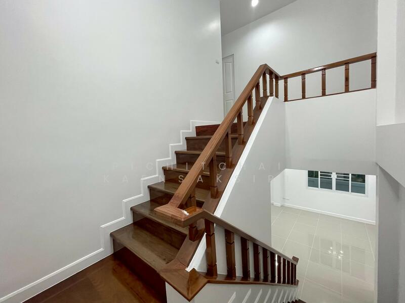 8/52 Bhundhari Village, Khlong Song Subdistrict, Khlong Luang District, Pathum Thani, Pathum Thani, Khlong Song, Khlong Luang, Pathum Thani, 3 Bedrooms, 204 sqm, Single Detached House For Sale, by Pichitchai Kaensaksiri, 11010488 - DDproperty.com