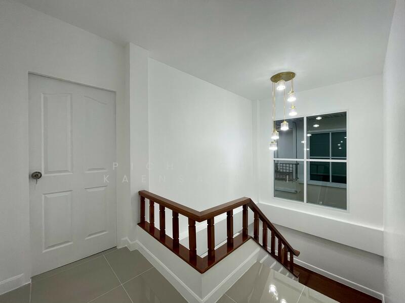 8/52 Bhundhari Village, Khlong Song Subdistrict, Khlong Luang District, Pathum Thani, Pathum Thani, Khlong Song, Khlong Luang, Pathum Thani, 3 Bedrooms, 204 sqm, Single Detached House For Sale, by Pichitchai Kaensaksiri, 11010488 - DDproperty.com