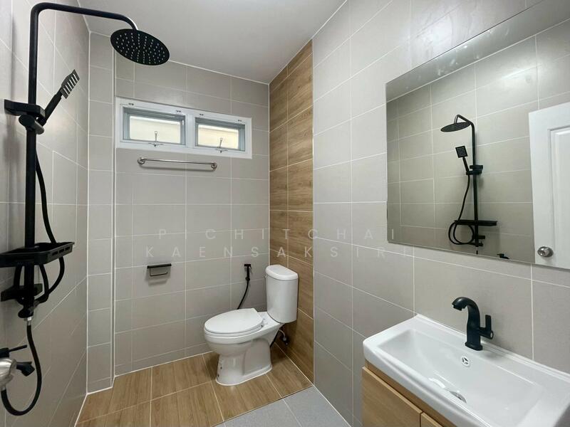 8/52 Bhundhari Village, Khlong Song Subdistrict, Khlong Luang District, Pathum Thani, Pathum Thani, Khlong Song, Khlong Luang, Pathum Thani, 3 Bedrooms, 204 sqm, Single Detached House For Sale, by Pichitchai Kaensaksiri, 11010488 - DDproperty.com