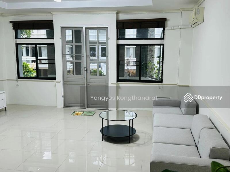 Moo Baan Chicha Castle, Bangkok, Sukhumvit 31, Khlongtoei Nua, Watthana, Bangkok, 4 Bedrooms, 400 sqm, Townhouse For Sale, by Thai Real Estate Broker Association (TREBA), 11019801 - DDproperty.com