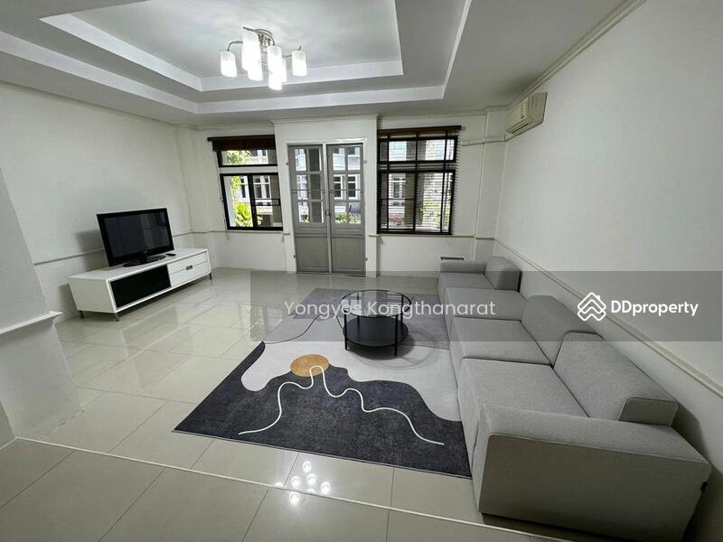 Moo Baan Chicha Castle, Bangkok, Sukhumvit 31, Khlongtoei Nua, Watthana, Bangkok, 4 Bedrooms, 400 sqm, Townhouse For Sale, by Thai Real Estate Broker Association (TREBA), 11019801 - DDproperty.com
