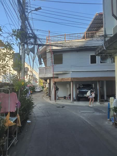 ขาย - ขายตึก2ชั้น+ดาดฟ้าห้องมุม15 ตรว. ถนนสามเสน ซ.19 ใกล้ตลาดศรีย่าน สน.สามเสน และโรงพยาบาลวชิระค้าขายได้, กรุงเทพ