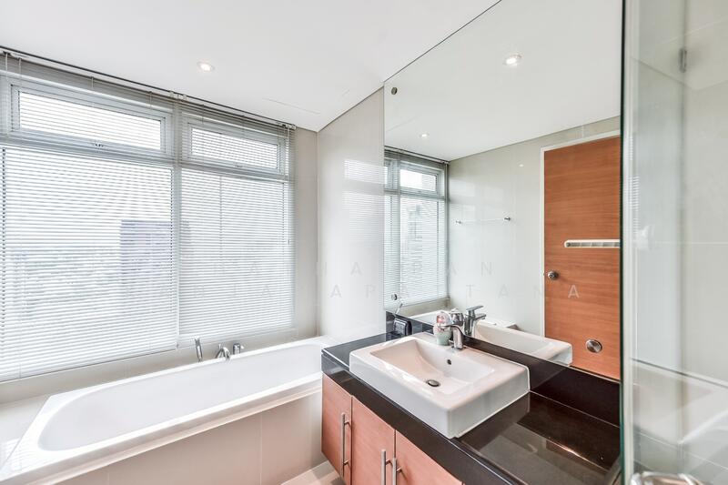 Fullerton Sukhumvit, Bangkok, Sukhumvit Road, Khlong Tan Nua, Watthana, Bangkok, 2 Bedrooms, 105 sqm, Condo For Rent, by Yoshida Co., Ltd., 11023197 - DDproperty.com