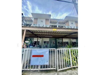 ขาย - ขายทาวน์โฮม2ชั้นใจกลางเมืองศรีราชา หมู่บ้านโกลเด้น ทาวน์ วังหิน In1, ชลบุรี