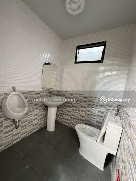 ให้เช่าโฮมออฟฟิศ ลาดพร้าว วังทองหลาง กรุงเทพ พื้นที่ 360 ตร.ม., Bangkok, Wang Thonglang, Wang Thonglang, Bangkok, , 360 sqm, Office Space For Rent, by Jakarin Houpramong, 11029390 - DDproperty.com