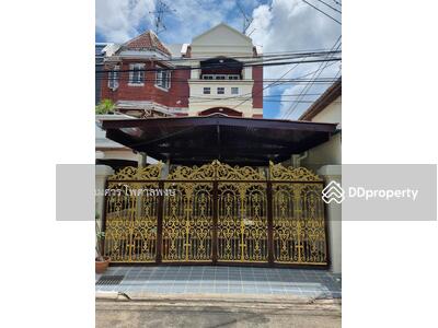 ขาย - ขาย บ้านประชาชื่น 3 ชั้น (ใกล้ห้างสรรพสินค้า ใกล้โรงพยาบาล) 32 ตร.ว. 3 ชั้น 5 ห้องนอน 5 ห้องน้ำ, กรุงเทพ