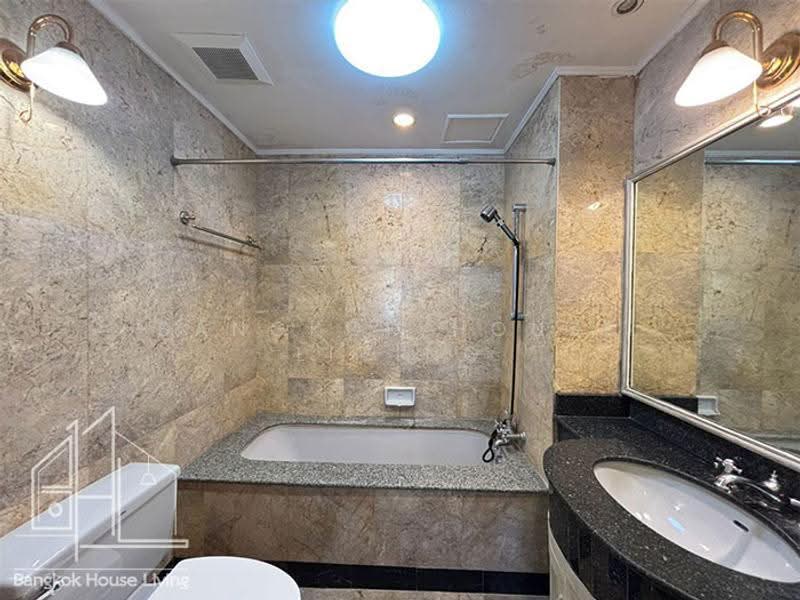 Le Raffine Sukhumvit 24, Bangkok, Soi Sukhumvit 24, Khong Tan, Khlong Toei, Bangkok, 3 Bedrooms, 371 sqm, Condo For Rent, by Bangkok House Living, 11035557 - DDproperty.com