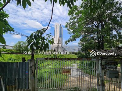 ขาย - ที่ดินถมแล้ว พร้อมบ้าน 2 หลัง, กรุงเทพ