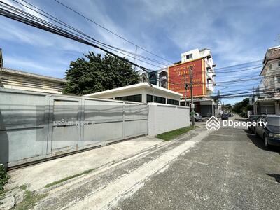 ขาย - ขายที่ดินพร้อมโกดังงามวงศ์วาน 43 ซอยชินเขต1 เขตหลักสี่ เนื้อที่ 298ตร.ว.พื้นที่ใช้สอยรวม600ตร.ม., กรุงเทพ