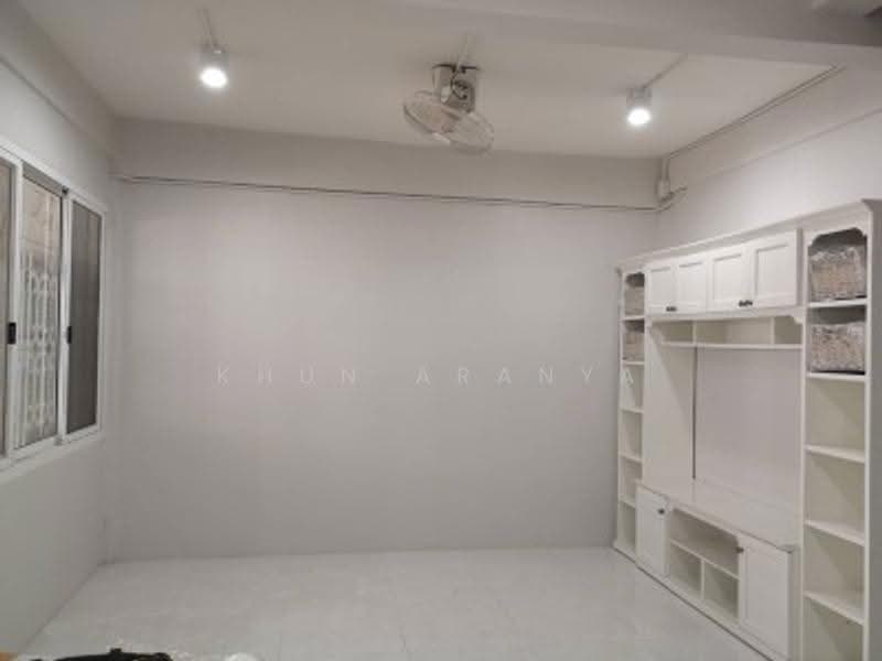 For rent town house 2 floor 150 sq.m 3 bed 3 bath 1car fully furnished 27,000Baht on Satupradit road, Bangkok, 269 สาธุประดิษฐ์, Bang Pong Pang, Yan Nawa, Bangkok, 3 Bedrooms, 150 sqm, Townhouse For Rent, by Khun Aranya, 11051409 - DDproperty.com