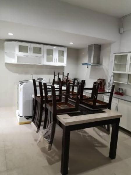 For rent town house 2 floor 150 sq.m 3 bed 3 bath 1car fully furnished 27,000Baht on Satupradit road, Bangkok, 269 สาธุประดิษฐ์, Bang Pong Pang, Yan Nawa, Bangkok, 3 Bedrooms, 150 sqm, Townhouse For Rent, by Khun Aranya, 11051409 - DDproperty.com