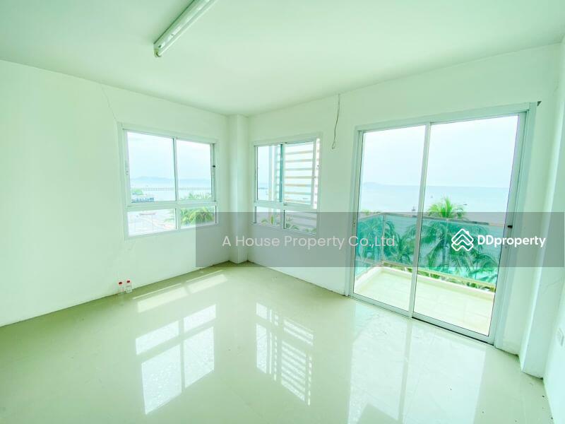 For Sale - 5-story commercial building for sale, next to the sea, Won Beach, Bang Saen, Chon Buri