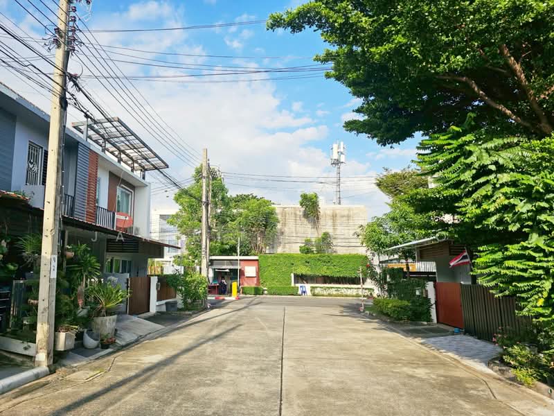 Areeya The Colors 2 Kaset - Navamintra, Bangkok, Areeya The Color 2 Soi 6, Chorake Bua, Lat Phrao, Bangkok, 3 Bedrooms, 110 sqm, Townhouse For Sale, by Jakkrit Nilchoo, 11056014 - DDproperty.com