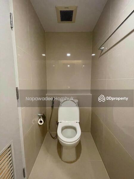 Focus Ploenchit, Bangkok, Soi Sukhumvit 2, Khlong Toei, Bangkok, 1 Bedroom, 32 sqm, Condo For Rent, by Napawadee Homhuk, 11056400 - DDproperty.com