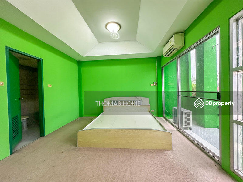 For Sale - 3-story townhome, European style, Baan Rim Suan 2, Pracha Uthit 91/2, Bangkok