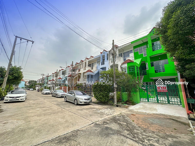 For Sale - 3-story townhome, European style, Baan Rim Suan 2, Pracha Uthit 91/2, Bangkok
