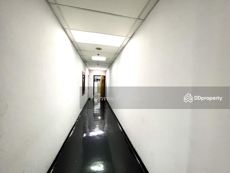 For Sale - For sale space for Office SSP Tower 1, Ekamai 63, 420sq.m. Parking space , Selling only 17.5 mb., Bangkok