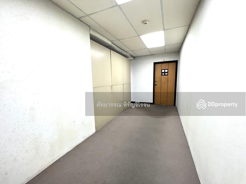 For Sale - For sale space for Office SSP Tower 1, Ekamai 63, 420sq.m. Parking space , Selling only 17.5 mb., Bangkok