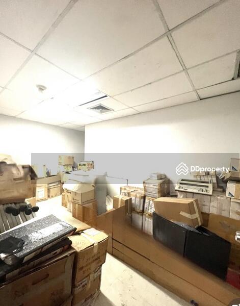 For Sale - For sale space for Office SSP Tower 1, Ekamai 63, 420sq.m. Parking space , Selling only 17.5 mb., Bangkok