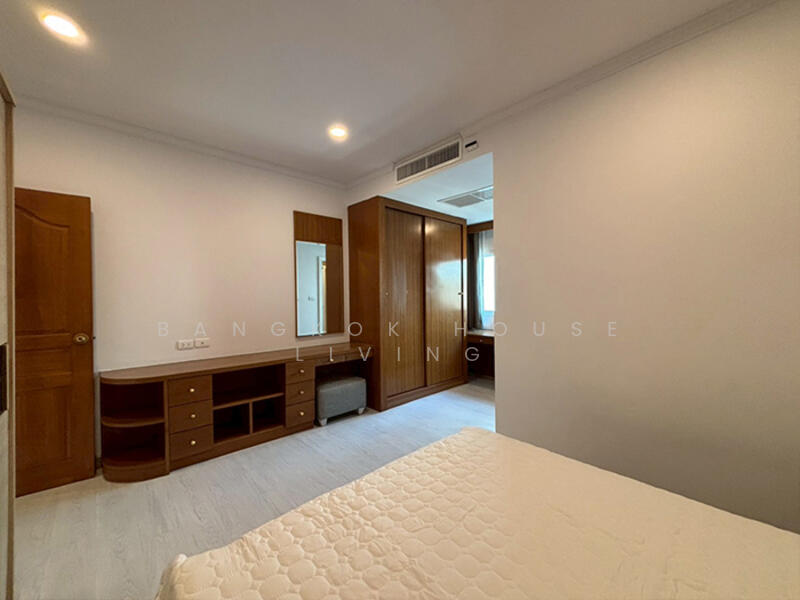 Chaidee Mansion : ใจดี แมนชั่น, กรุงเทพ, 75-7 ซอย สุขุมวิท 11, คลองเตยเหนือ, วัฒนา, กรุงเทพ, 270 ตร.ม., อพาร์ทเมนท์ ให้เช่า, โดย Bangkok House Living, 11065334 - DDproperty.com