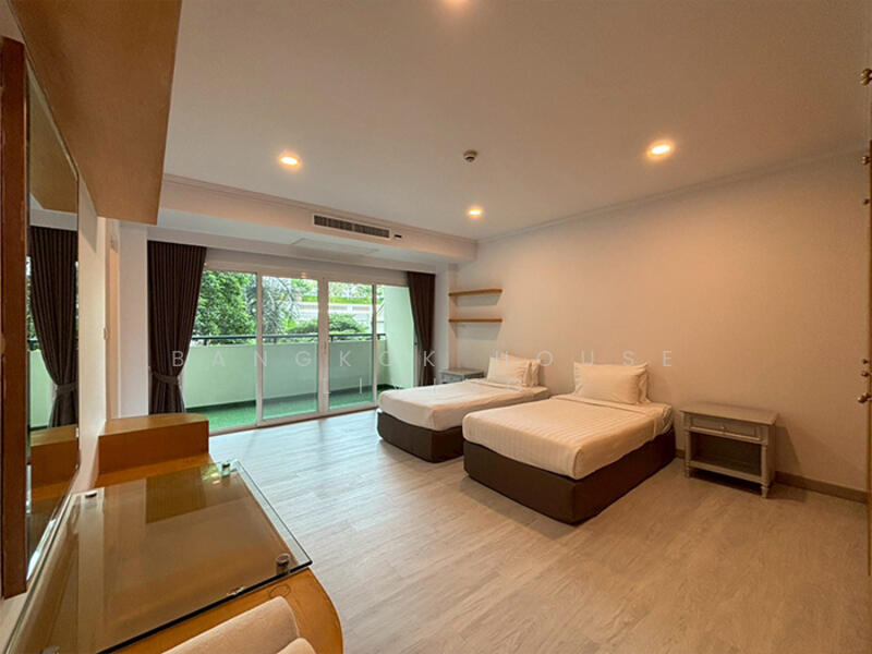 Chaidee Mansion, Bangkok, 75-7 Soi Sukhumvit 11, Khlongtoei Nua, Watthana, Bangkok, 2 Bedrooms, 200 sqm, Condo For Rent, by Bangkok House Living, 11065343 - DDproperty.com