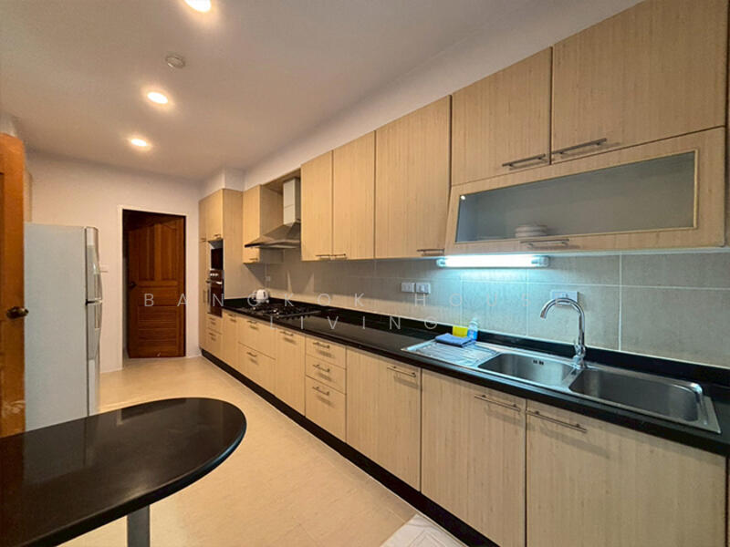 Chaidee Mansion, Bangkok, 75-7 Soi Sukhumvit 11, Khlongtoei Nua, Watthana, Bangkok, 2 Bedrooms, 200 sqm, Condo For Rent, by Bangkok House Living, 11065343 - DDproperty.com