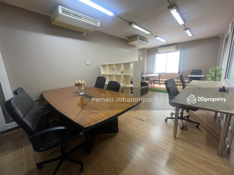 For Rent - Service office for rent free Service. We are a few minutes away from Chiangmai old city., Chiang Mai