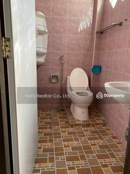 Bangkok Retail Sathorn BTS Saint Louis BRE20572, กรุงเทพ, ทุ่งวัดดอน, สาทร, กรุงเทพ, 138 ตร.ม., พื้นที่ขายของ ให้เช่า, โดย Hero Realtor Co., Ltd., 11071429 - DDproperty.com