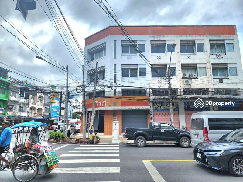 ให้เช่า - เช่า อาคารพาณิชย์ 4 ชั้น 3 คูหา หัวมุม ในเมือง, นครราชสีมา