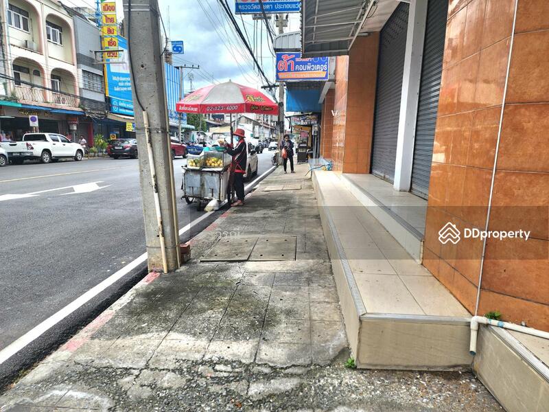 ให้เช่า - เช่า อาคารพาณิชย์ 4 ชั้น 3 คูหา หัวมุม ในเมือง, นครราชสีมา