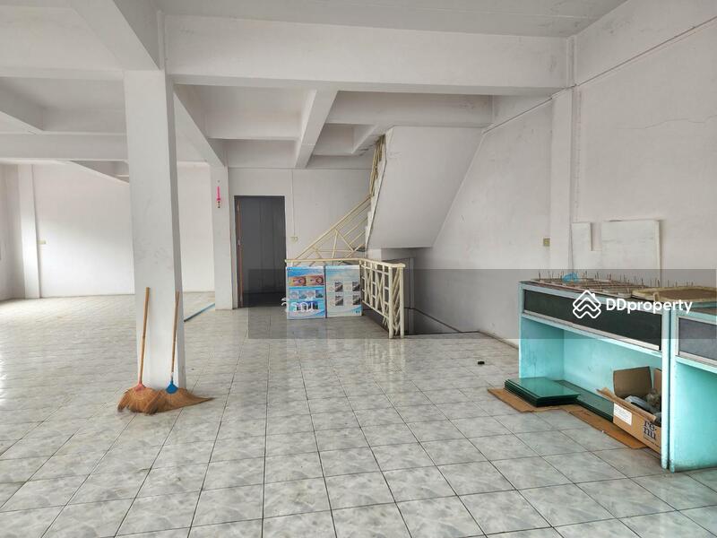 ให้เช่า - เช่า อาคารพาณิชย์ 4 ชั้น 3 คูหา หัวมุม ในเมือง, นครราชสีมา