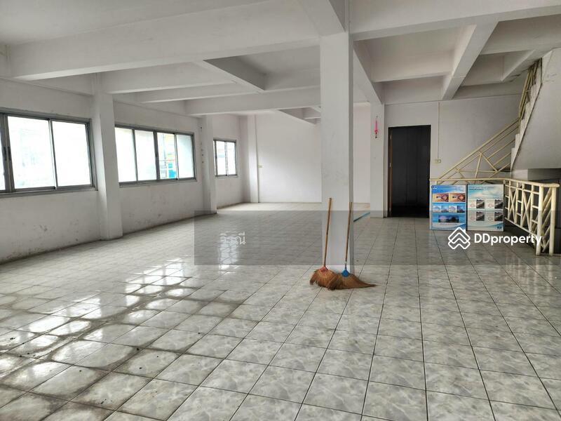 ให้เช่า - เช่า อาคารพาณิชย์ 4 ชั้น 3 คูหา หัวมุม ในเมือง, นครราชสีมา