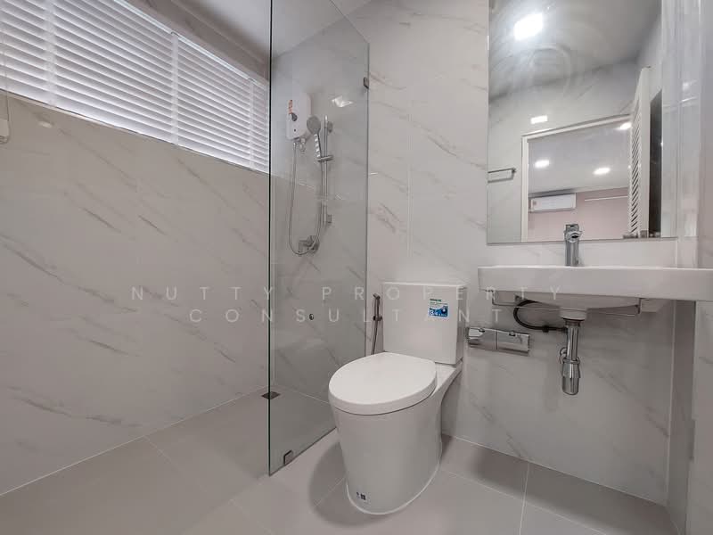 Ladawan Srinakarin, Samut Prakan, Srinakarin Road, Bang Kaeo, Bang Plee, Samut Prakan, 4 Bedrooms, 500 sqm, Single Detached House For Sale, by Nutty Property Consultant, 11083320 - DDproperty.com