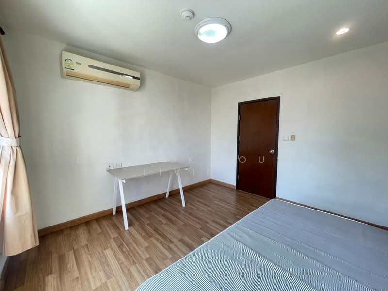 Y.O. Place, Bangkok, 223 Soi Sai Nam Thip 2, Khlong Toei, Khlong Toei, Bangkok, 3 Bedrooms, 111 sqm, Condo For Rent, by Bangkok House Living, 11084153 - DDproperty.com