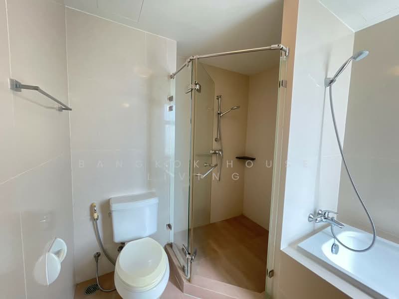 Y.O. Place, Bangkok, 223 Soi Sai Nam Thip 2, Khlong Toei, Khlong Toei, Bangkok, 3 Bedrooms, 111 sqm, Condo For Rent, by Bangkok House Living, 11084153 - DDproperty.com