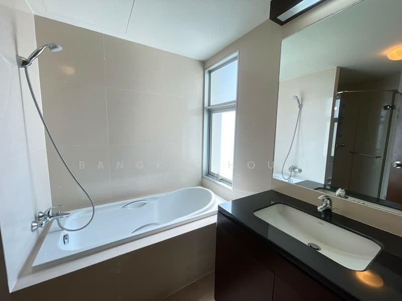 Y.O. Place, Bangkok, 223 Soi Sai Nam Thip 2, Khlong Toei, Khlong Toei, Bangkok, 3 Bedrooms, 111 sqm, Condo For Rent, by Bangkok House Living, 11084153 - DDproperty.com