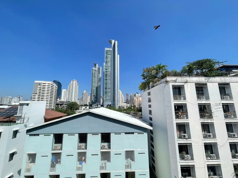 Y.O. Place, Bangkok, 223 Soi Sai Nam Thip 2, Khlong Toei, Khlong Toei, Bangkok, 3 Bedrooms, 111 sqm, Condo For Rent, by Bangkok House Living, 11084153 - DDproperty.com