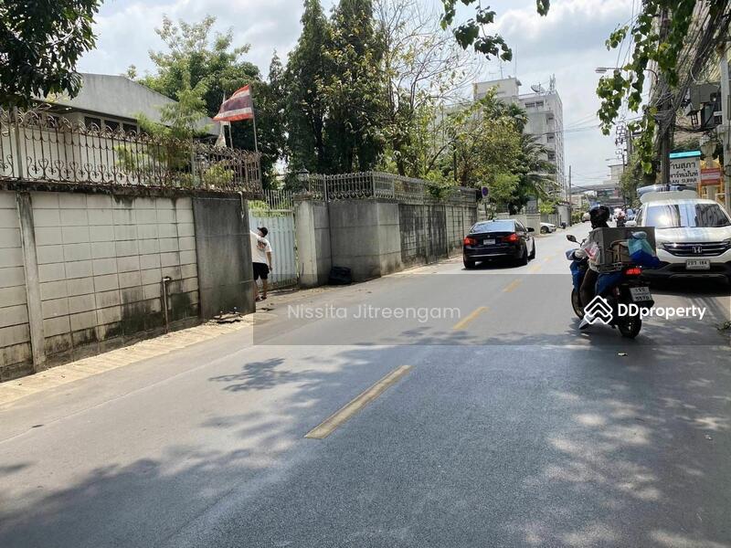 ที่ดินพร้อมบ้าน ซอยลาดพร้าว 35 ใกล้แนวรถไฟฟ้าสายสีเหลือง DBL-S007, Bangkok, Chan Kasem, Chatuchak, Bangkok, , 1,504 sqm, Land For Sale, by Nissita Jitreengam, 11092618 - DDproperty.com