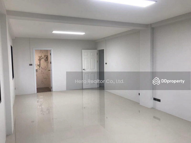 For Sale - Bangkok Warehouse Suwinthawong BRE20667, Bangkok
