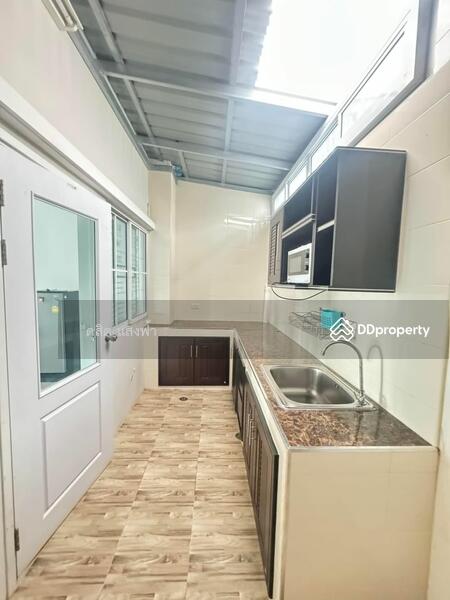 For Rent - ให้เช่าทาวน์โฮมใหม่ ม.เสน่าวีว่า ( เจซิตี้ ) อัสสัมชัญ ศรีราชา, Chon Buri (Pattaya)