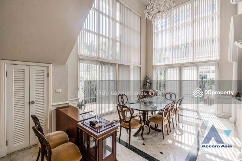 ให้เช่า - 4 Bedrooms House for Rent in Charoenkrung, Bangkok near BTS Saphan Taksin (AA33524), กรุงเทพ
