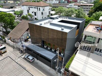 ขาย - ขาย บ้านเดี่ยว 3 ชั้น (Modern Luxury) ย่านปรีดี พนมยงค์ เนื้อที่ 102 ตารางวา 775 ตารางเมตร, กรุงเทพ